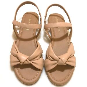 NWT Aerosols Flat Tan Sandals - 8.5